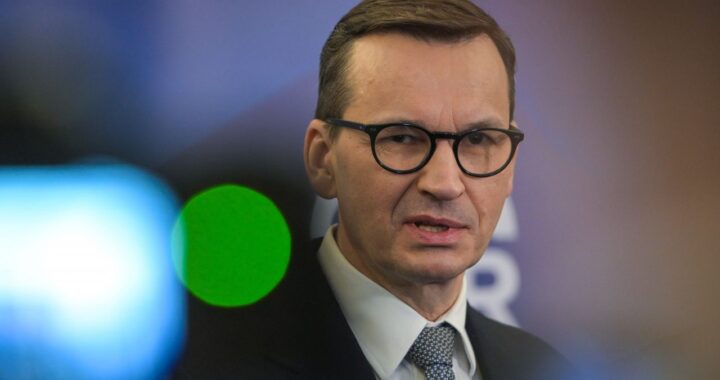 Rodzinne tajemnice Mateusza Morawieckiego: Dzieci biologiczne i adopcja w jego życiu