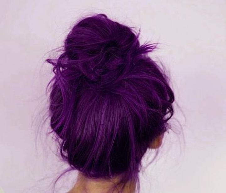 Fioletowy kolor włosów