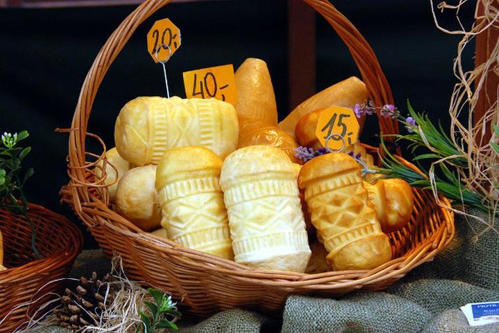 Oscypek w ciąży: Czy można go jeść? Sprawdzamy wersje pieczoną, smażoną i tradycyjną