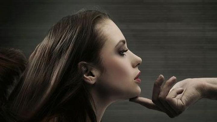 Sztuka flirtu i sygnały niewerbalne