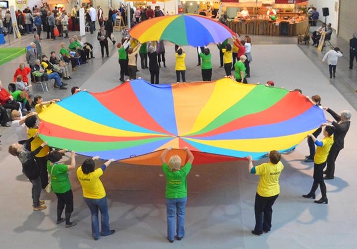 Klanza zabawy integracyjne: sprawdzone pomysły na zacieśnianie więzi w grupach i warsztatach