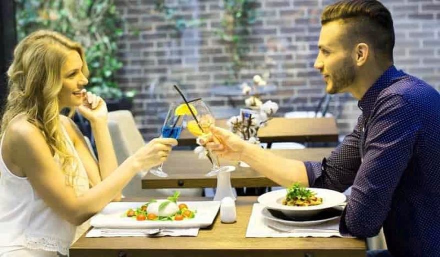 Delikatne sztuczki, jak odmówić randki, aby chłopak się nie obraził