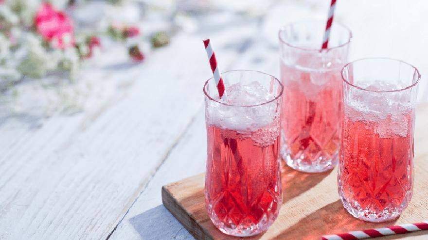 Drinki z prosecco, którymi zaskoczysz koleżanki – 7 prostych przepisów