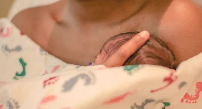 Znaczenie dotyku w rozwoju dziecka – emocje, więź i poczucie bezpieczeństwa